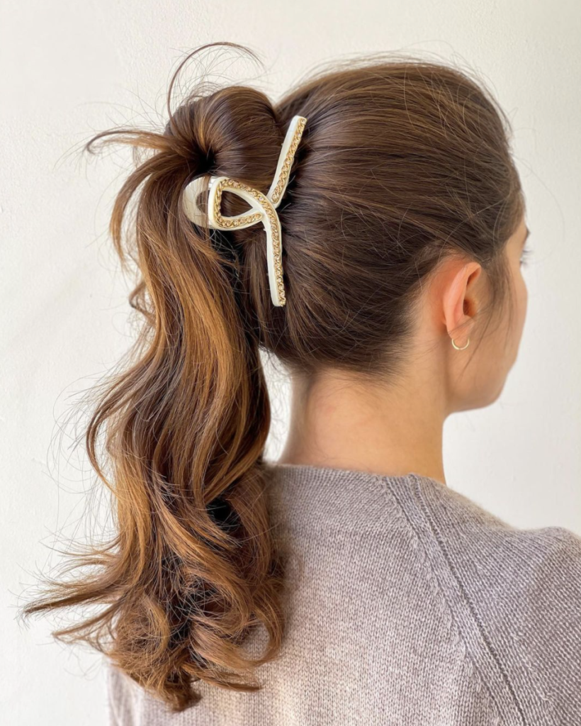 woman with no heat hairstyle ponytail clip