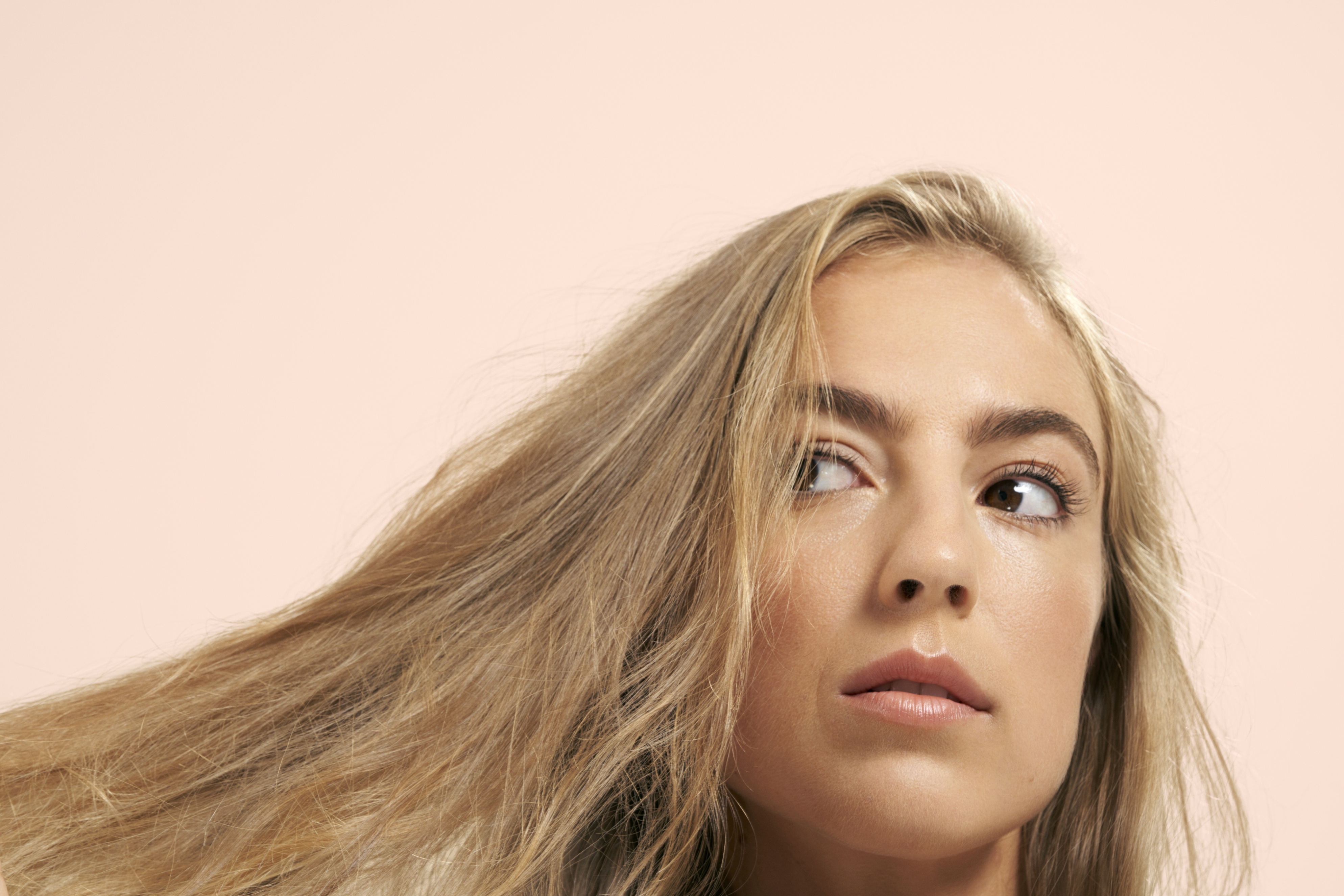 How to Lighten Hair Without Bleach |